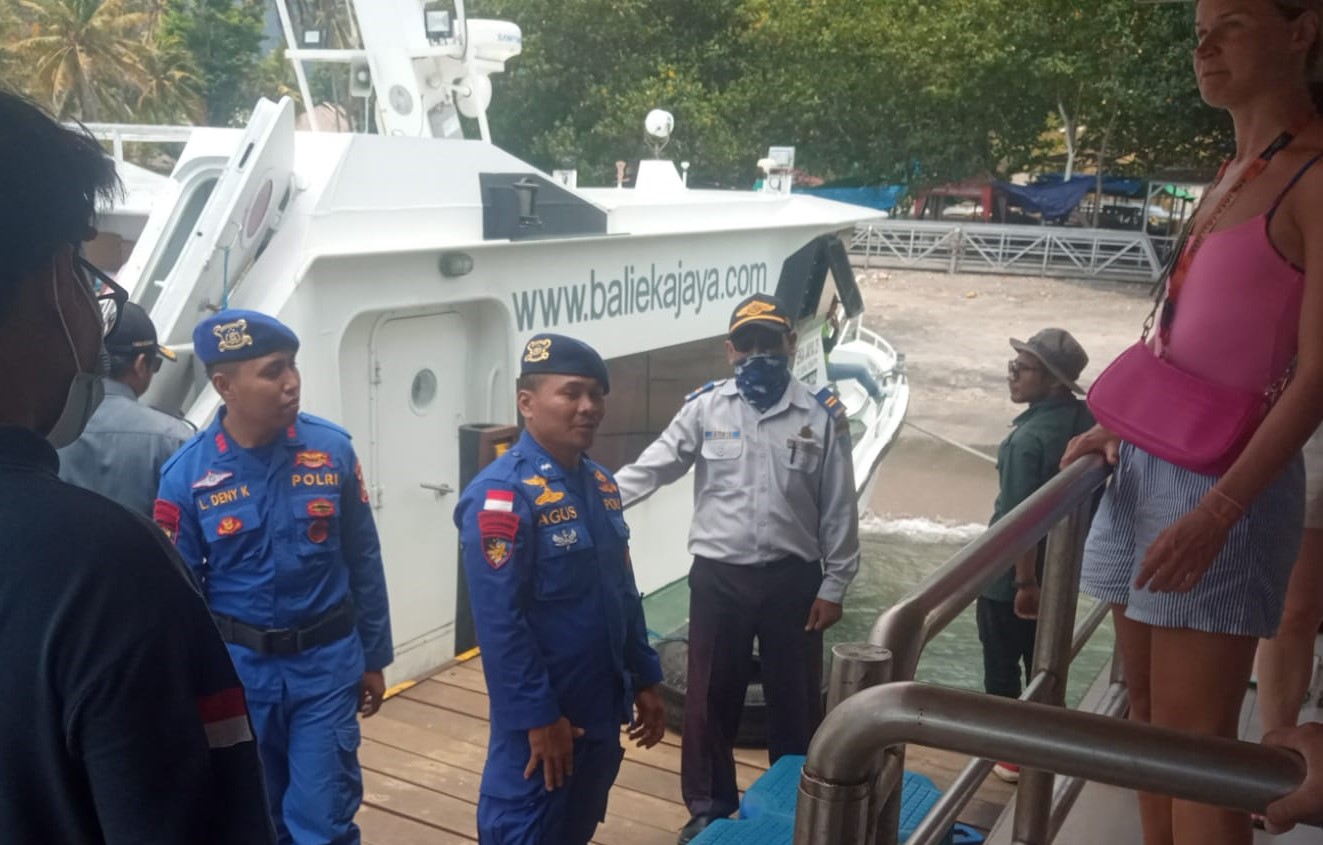 Patroli Sat Polairud Polres Lombok Barat untuk Meningkatkan Keamanan di Pelabuhan Lembar dan Senggigi